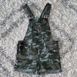 Justice Camo Shortalls size 7